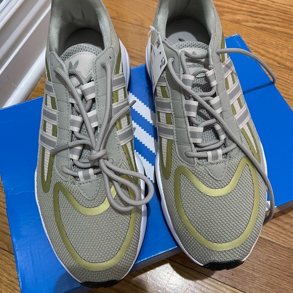 Brand New Original Adidas Haiwee shoes Sz 11 US main image 5